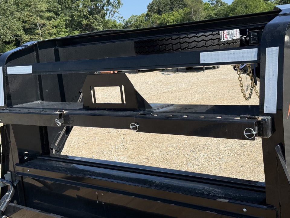 2026 RawMaxx LDX 102X44 / 4' DOVETAIL / 14 PLY / WINCH PLATE / CHAIN RACK / 21K GVWR Gooseneck Bodie
