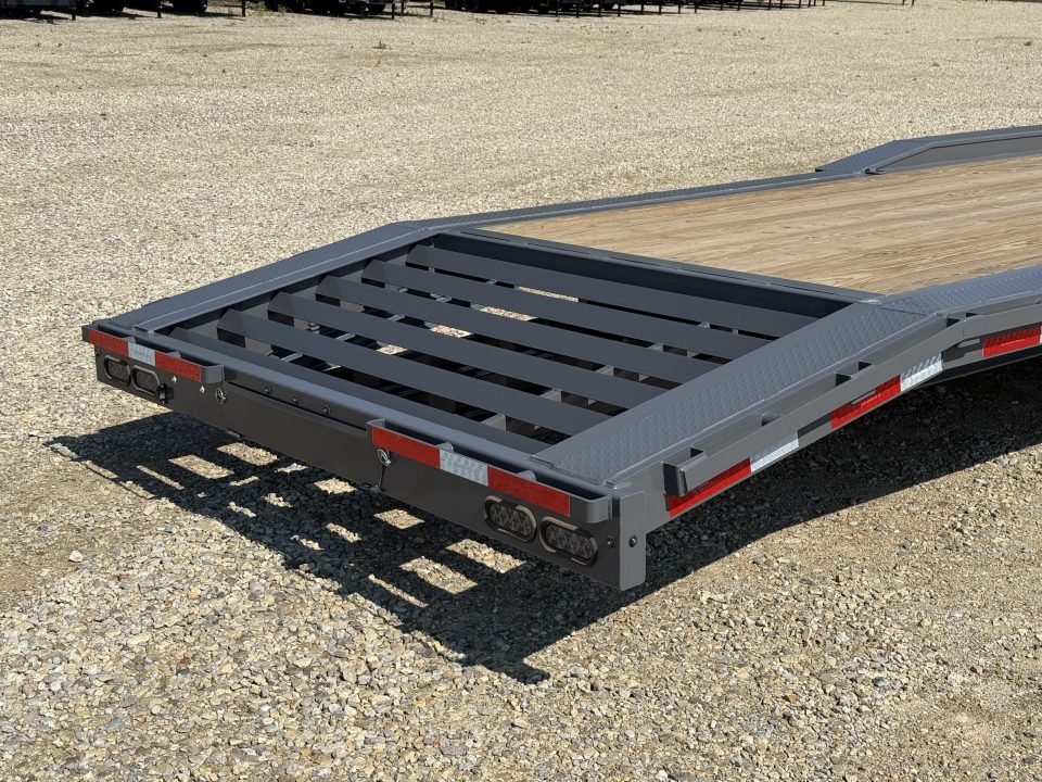 2026 RawMaxx LDX 102X44 / 4' DOVETAIL / 14 PLY / WINCH PLATE / CHAIN RACK / 21K GVWR Gooseneck Bodie