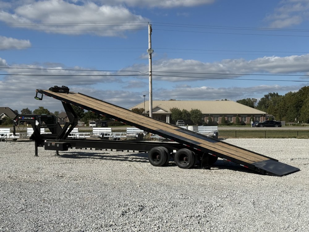 2027 LOAD TRAIL GT 102X40 GOOSENECK FULL TILT W/14 PLYS, HYDRAULIC JACKS, 18K WINCH, AND WIRELESS RE