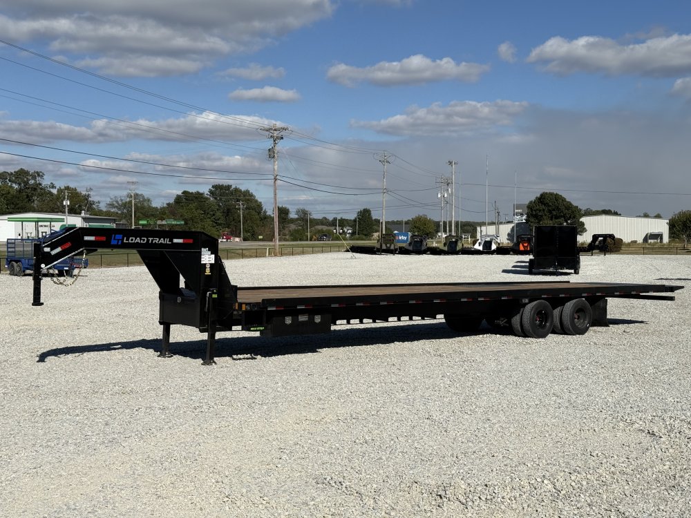2027 LOAD TRAIL GT 102X40 GOOSENECK FULL TILT W/14 PLYS, HYDRAULIC JACKS, 18K WINCH, AND WIRELESS RE
