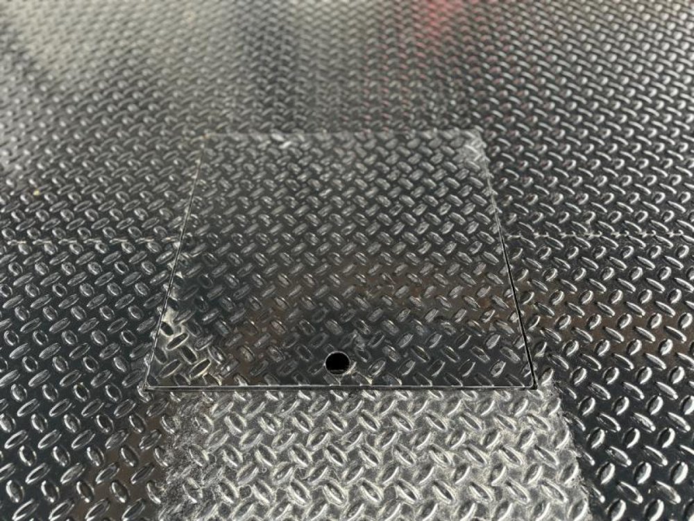 2025 903 Truck Beds 2000-C GM SINGLE WHEEL LONG WHEEL BASE 84W x 8.5ft L x 56 CTA x 42 RUNNERS Flat 