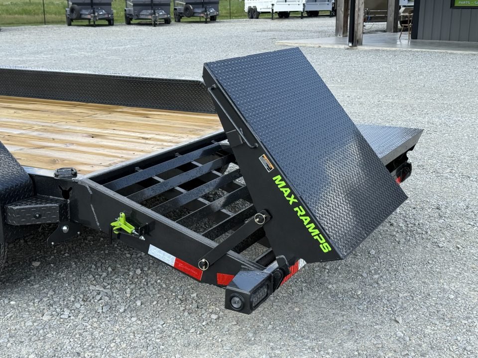 2026 Load Trail CB 83X24 W/8" I-BEAM, MAX RAMPS, CHAIN TIE DOWNS, MAX BOX, AND 3" RUB RAIL 21K GVWR