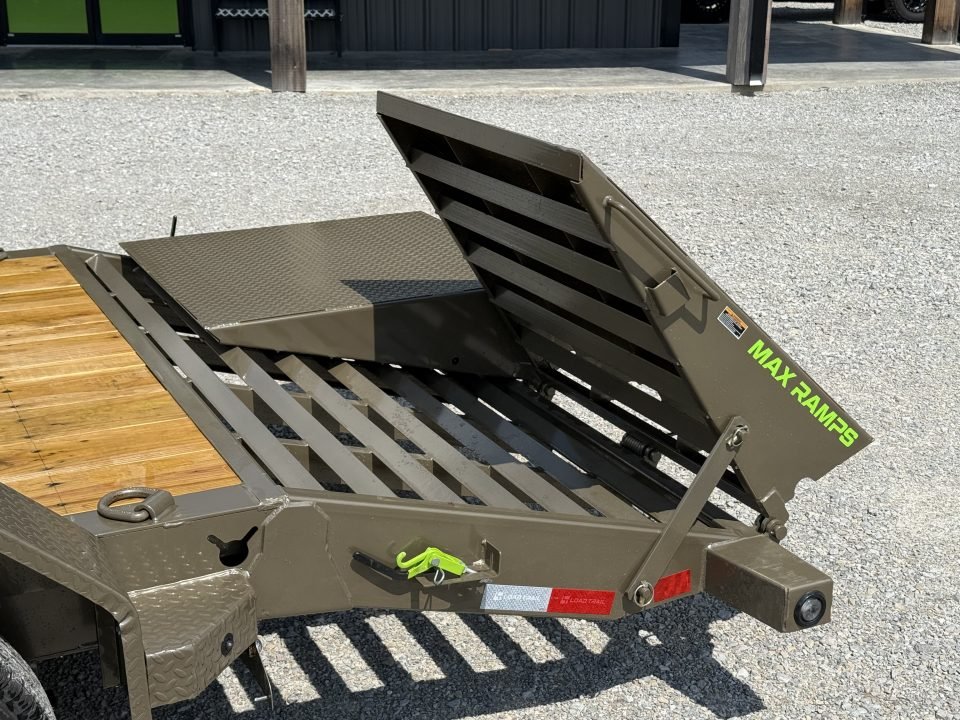 2026 Load Trail CB 83X24 W/8" I-BEAM, MAX RAMPS, CHAIN TIE DOWNS, MAX BOX, AND 3" RUB RAIL 21K GVWR 