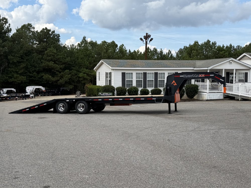 2027 RawMaxx HTX 102X32 GOOSENECK W/HYDRAULIC DISC BRAKES, HYDRAULIC JACKS, 14 PLYS, LOCKING CHAIN R