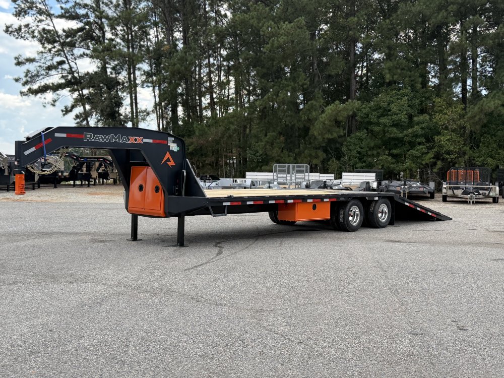 2027 RawMaxx HTX 102X32 GOOSENECK W/HYDRAULIC DISC BRAKES, HYDRAULIC JACKS, 14 PLYS, LOCKING CHAIN R