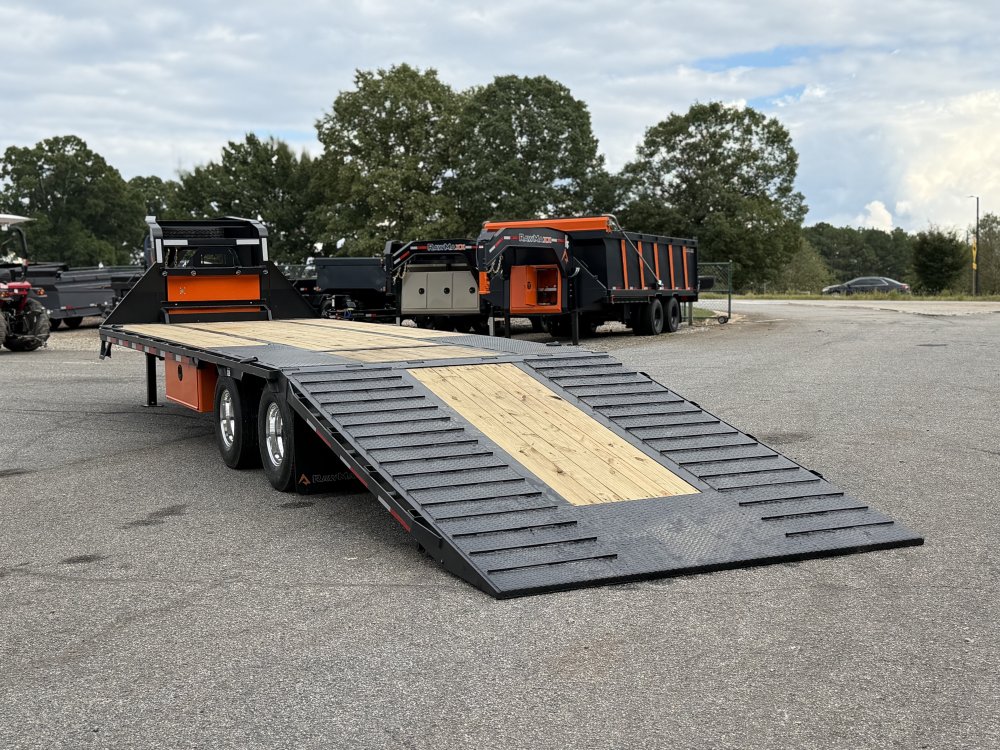 2027 RawMaxx HTX 102X32 GOOSENECK W/HYDRAULIC DISC BRAKES, HYDRAULIC JACKS, 14 PLYS, LOCKING CHAIN R
