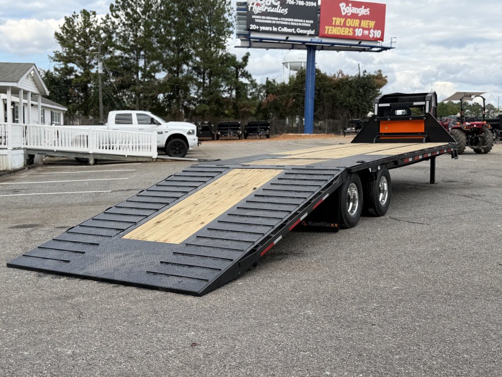 2027 RawMaxx HTX 102X32 GOOSENECK W/HYDRAULIC DISC BRAKES, HYDRAULIC JACKS, 14 PLYS, LOCKING CHAIN R