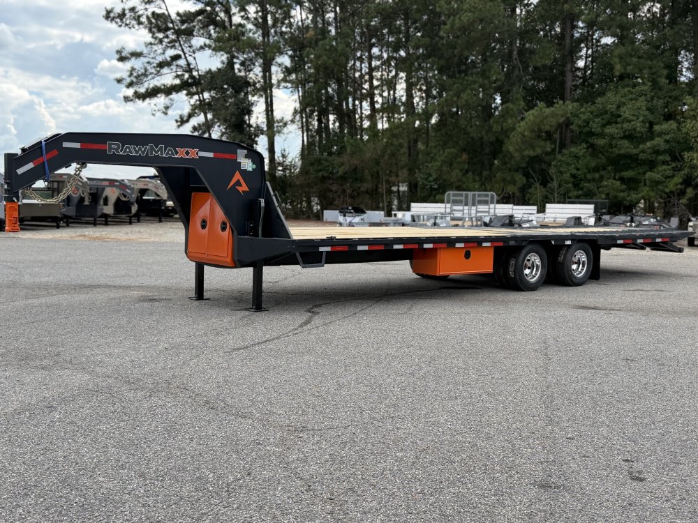 2027 RawMaxx HTX 102X32 GOOSENECK W/HYDRAULIC DISC BRAKES, HYDRAULIC JACKS, 14 PLYS, LOCKING CHAIN R