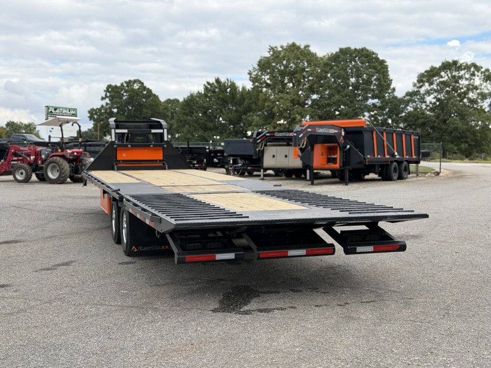 2027 RawMaxx HTX 102X32 GOOSENECK W/HYDRAULIC DISC BRAKES, HYDRAULIC JACKS, 14 PLYS, LOCKING CHAIN R