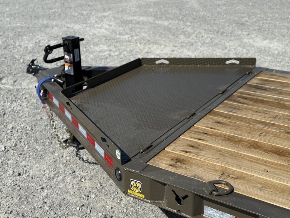 2026 Load Trail CB 83X22 I-BEAM W/MAX RAMPS, 14 PLYS, AND CHAIN TIE DOWNS 14K GVWR Equipment Trailer