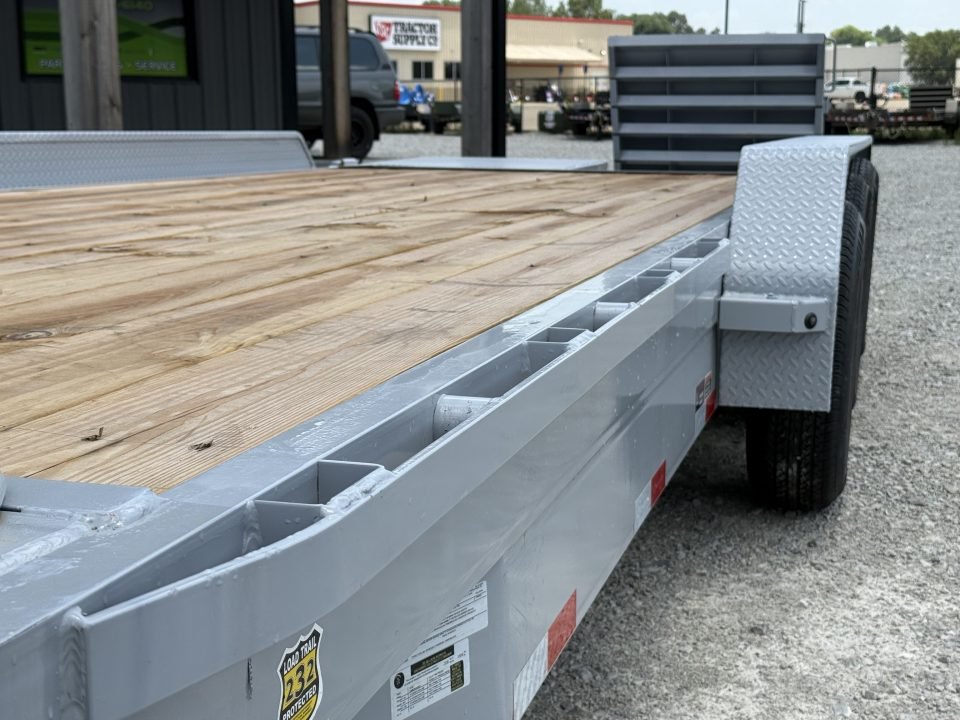 2026 Load Trail CH 83X22 TRIPLE AXLE W/MAX RAMPS AND RUB RAIL 21K GVWR Equipment Trailer