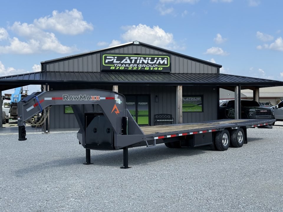 2027 RawMaxx HTX 102X32 GOOSENECK W/HYDRAULIC DISC BRAKES, HYDRAULIC JACKS, 14 PLYS, LOCKING CHAIN R