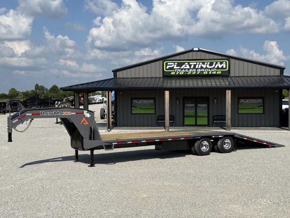 2027 RawMaxx HTX 102X32 GOOSENECK W/HYDRAULIC DISC BRAKES, HYDRAULIC JACKS, 14 PLYS, LOCKING CHAIN R