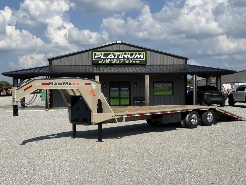 2027 RawMaxx HTX 102X32 GOOSENECK W/HYDRAULIC DISC BRAKES, HYDRAULIC JACKS, 14 PLYS, LOCKING CHAIN R