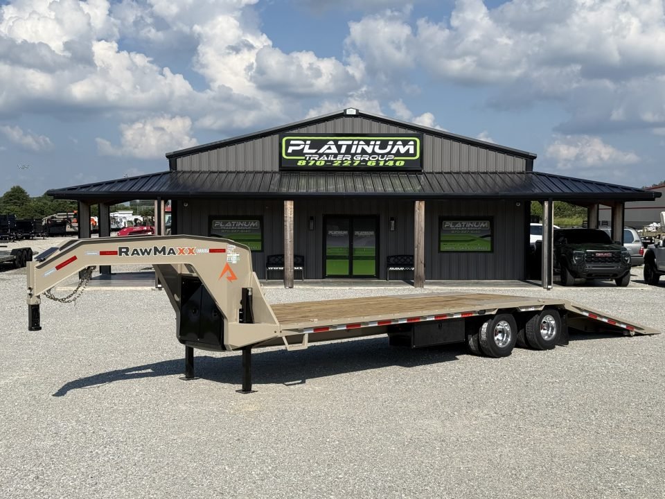2027 RawMaxx HTX 102X32 GOOSENECK W/HYDRAULIC DISC BRAKES, HYDRAULIC JACKS, 14 PLYS, LOCKING CHAIN R