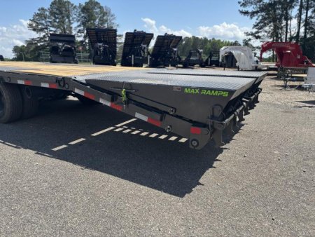 2027 Load Trail GP 102X40 GOOSENECK W/MAX RAMPS AND 14 PLYS 25.9K GVWR Flatbed Trailer