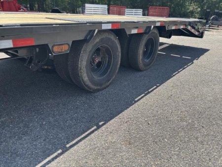 2027 Load Trail GP 102X40 GOOSENECK W/MAX RAMPS AND 14 PLYS 25.9K GVWR Flatbed Trailer