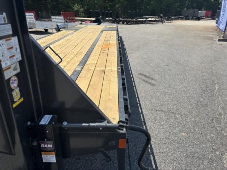 2027 Load Trail GP 102X40 GOOSENECK W/MAX RAMPS AND 14 PLYS 25.9K GVWR Flatbed Trailer