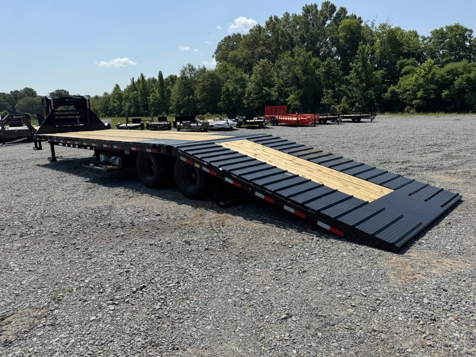 2026 Load Trail 102X36 GL Deckover Trailer W/12' HYDRAULIC DOVE TAIL, 14 PLY TIRE, HYDRAULIC JACKS,