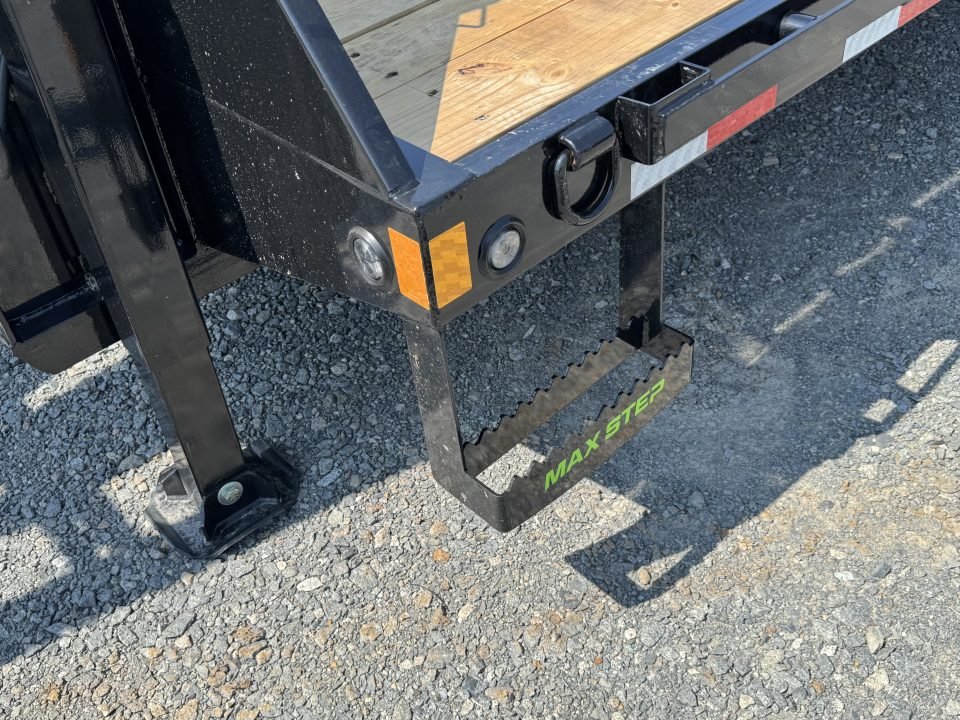 2026 Load Trail 102X36 GL Deckover Trailer W/12' HYDRAULIC DOVE TAIL, 14 PLY TIRE, HYDRAULIC JACKS,