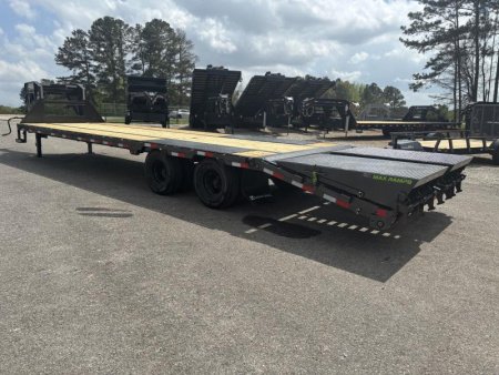 2027 Load Trail GP 102X32 GOOSENECK W/MAX RAMPS AND 14 PLYS 25.9K GVWR Flatbed Trailer
