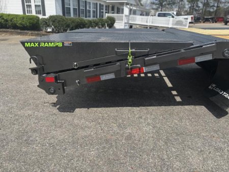 2027 Load Trail GP 102X32 GOOSENECK W/MAX RAMPS AND 14 PLYS 25.9K GVWR Flatbed Trailer