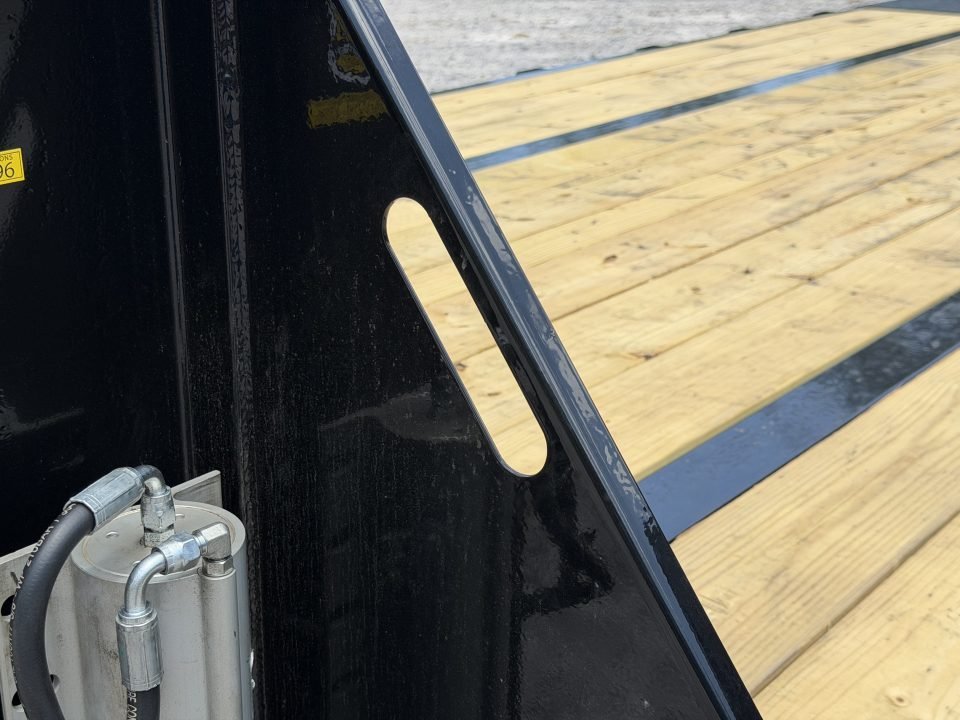 2027 Load Trail GL 102X32 25.9K 12' HYDRUALIC DOVETAIL 14PLY TIRES 4 BUTTON WIRELESS Flatbed Trailer