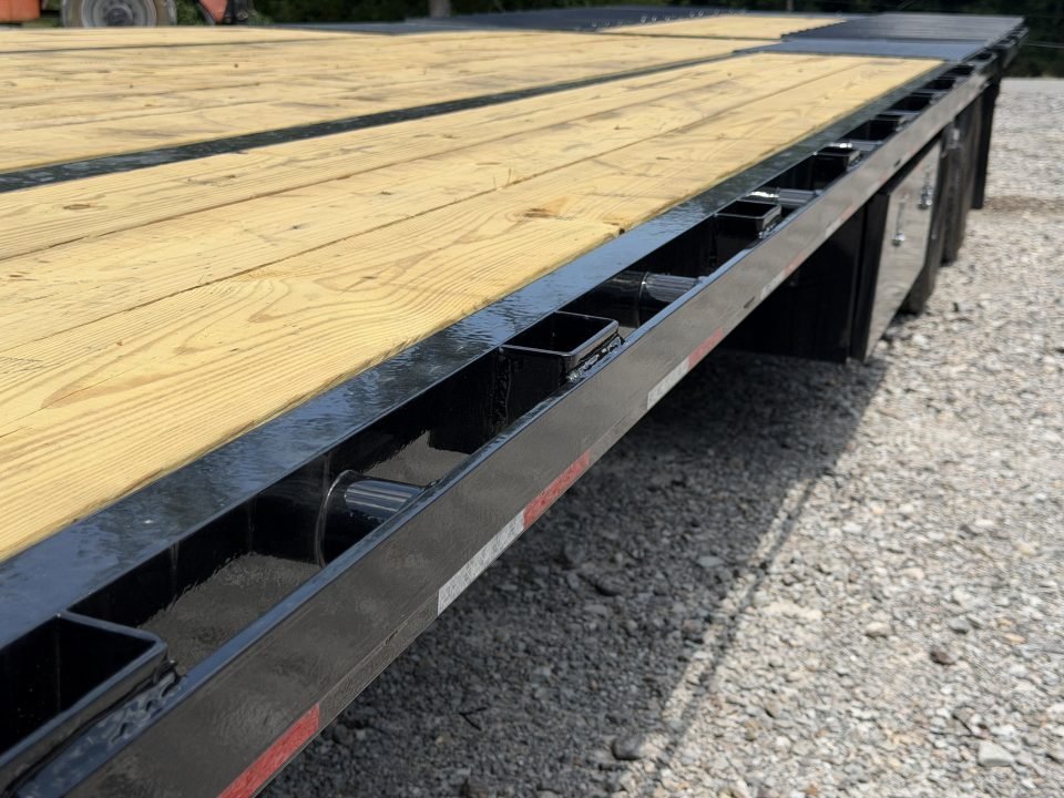 2027 Load Trail GL 102X32 25.9K 12' HYDRUALIC DOVETAIL 14PLY TIRES 4 BUTTON WIRELESS Flatbed Trailer