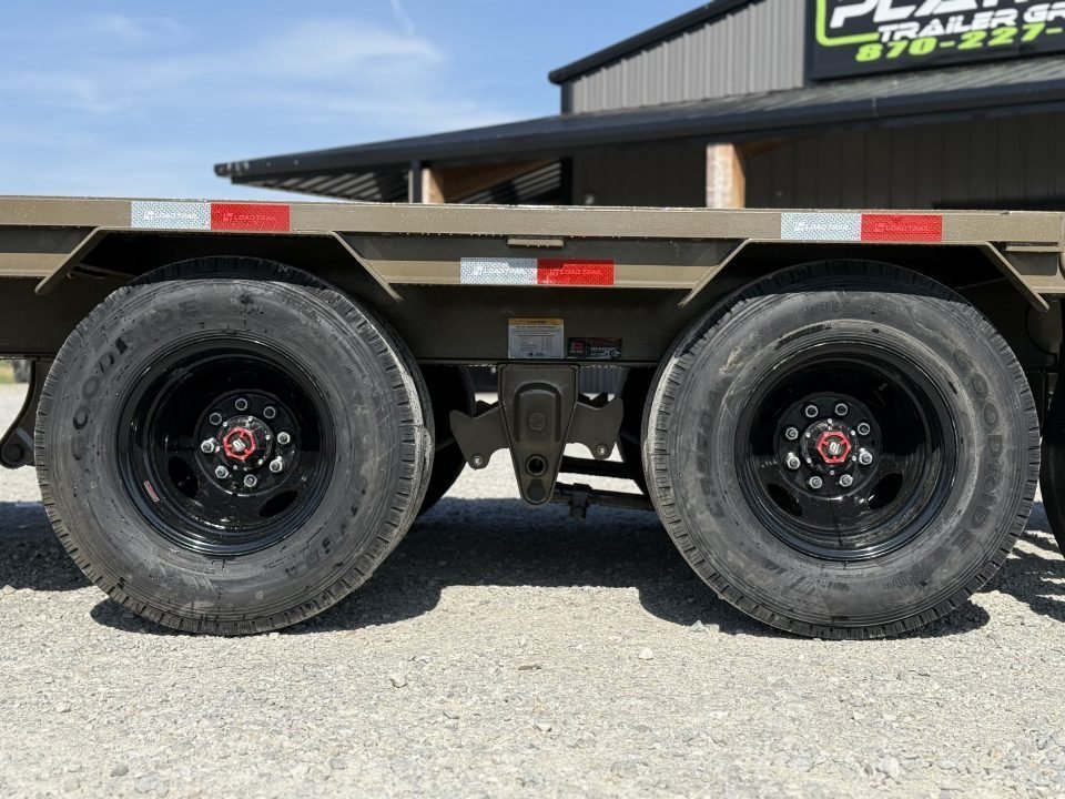 2027 Load Trail GP 102X25 GOOSENECK W/MAX RAMPS AND 14 PLYS 25.9K GVWR Flatbed Trailer