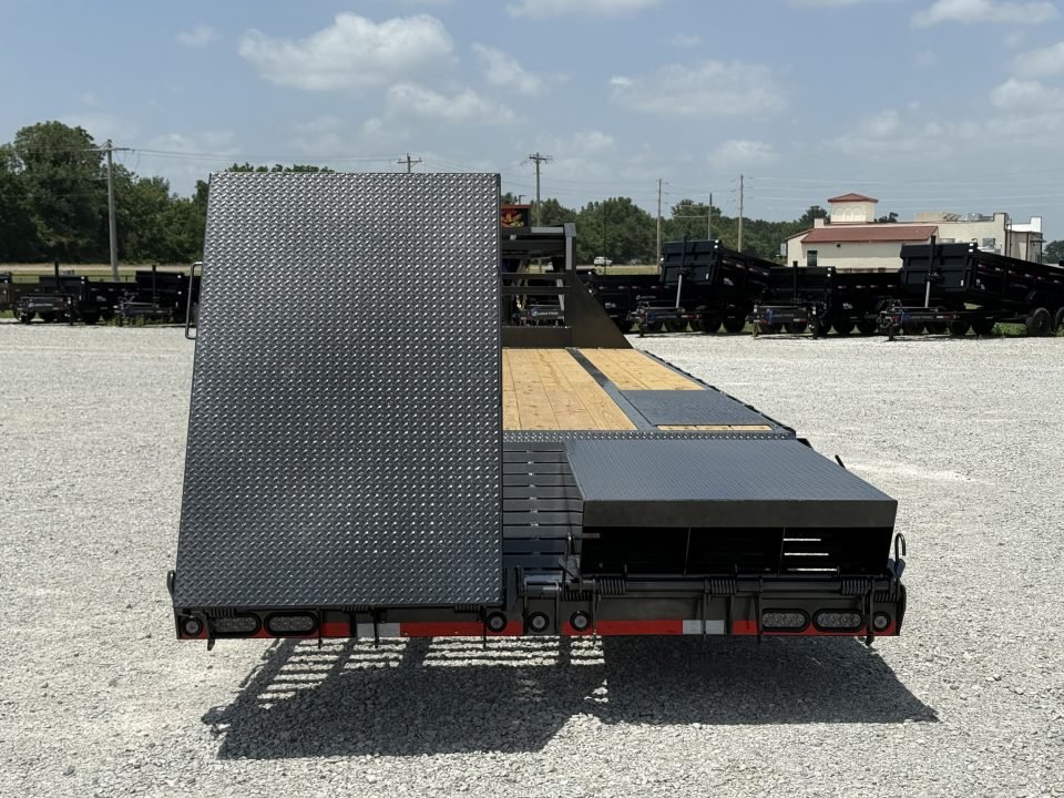 2026 Load Trail GP 102X30 GOOSENECK W/MAX RAMPS AND 14 PLY TIRES 24K GVWR Flatbed Trailer