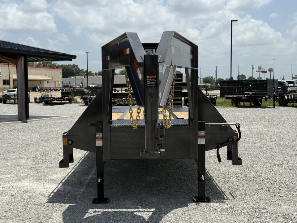 2026 Load Trail GP 102X30 GOOSENECK W/MAX RAMPS AND 14 PLY TIRES 24K GVWR Flatbed Trailer