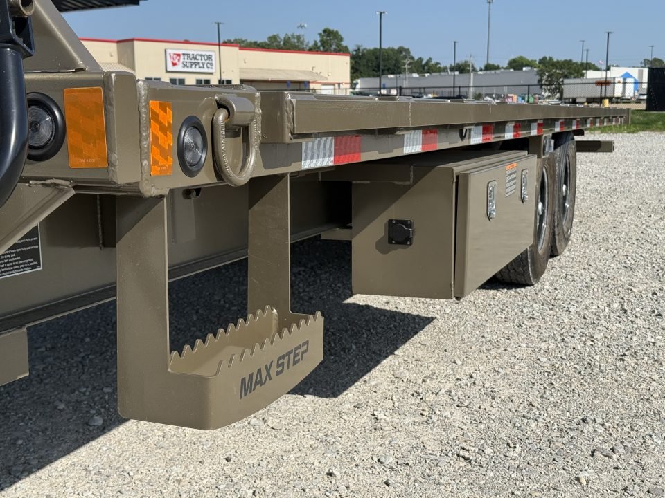 2026 Load Trail GE 102X26 GOOSENECK FULL TILT W/14 PLYS AND TUFF WIRELESS REMOTE 14K GVWR Tilt Trail
