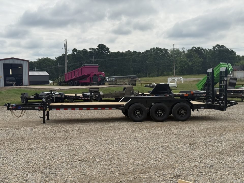 2026 Load Trail CB 83X24 Equipment Trailer / I-BEAM FRAME / 2' DOVE TAIL / FOLD UP RAMPS / D-RINGS /