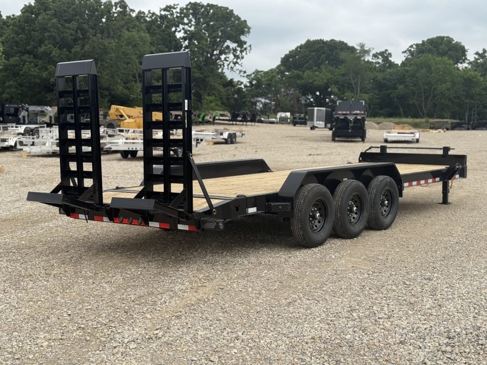 2026 Load Trail CB 83X24 Equipment Trailer / I-BEAM FRAME / 2' DOVE TAIL / FOLD UP RAMPS / D-RINGS /
