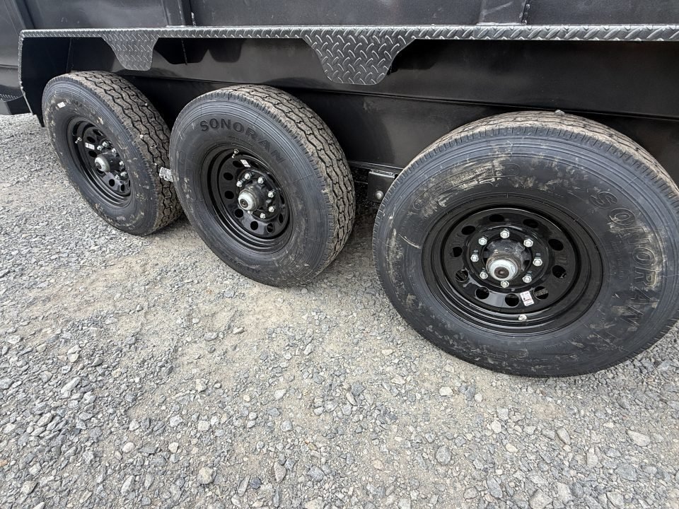2026 Load Trail DL 83X16 4' WALL Dump Trailer W/RAMPS, TARP, SPREAD GATE, 7 GAUGE FLOOR, 14 PLY TIRE