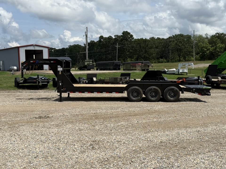 2026 Load Trail GC 83X24 GOOSENECK W/MAX RAMPS, 14 PLYS, AND 4' RAISED NECK 21K GVWR Equipment Trail