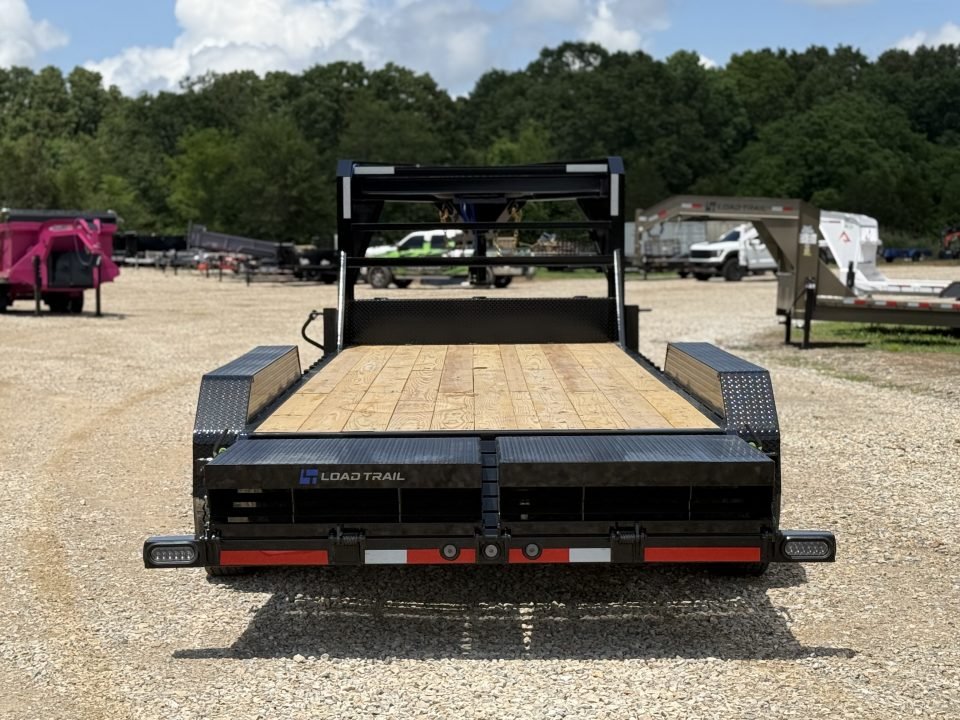 2026 Load Trail GC 83X24 GOOSENECK W/MAX RAMPS, 14 PLYS, AND 4' RAISED NECK 21K GVWR Equipment Trail