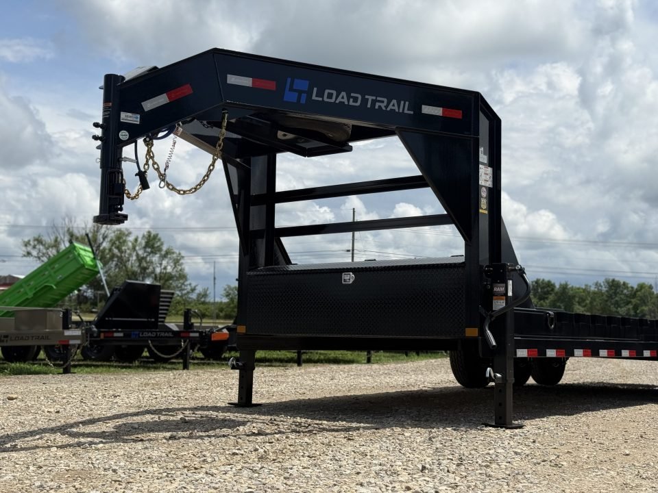 2026 Load Trail GC 83X24 GOOSENECK W/MAX RAMPS, 14 PLYS, AND 4' RAISED NECK 21K GVWR Equipment Trail