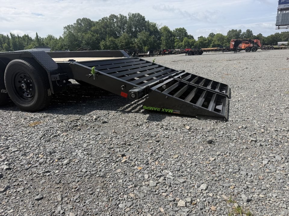 2026 Load Trail CH 83X22 Equipment Trailer / MAX RAMPS / FRONT TOOL BOX / WINCH PLATE / RUB RAIL / 2