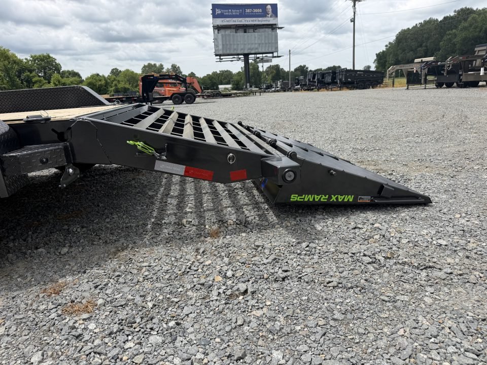 2026 Load Trail CB 83X24 W/8" I-BEAM, MAX RAMPS, CHAIN TIE DOWNS, MAX BOX, AND 3" RUB RAIL 21K GVWR 