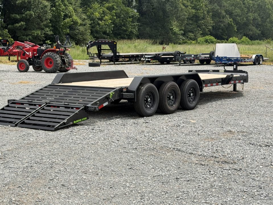 2026 Load Trail CB 83X24 W/8" I-BEAM, MAX RAMPS, CHAIN TIE DOWNS, MAX BOX, AND 3" RUB RAIL 21K GVWR 