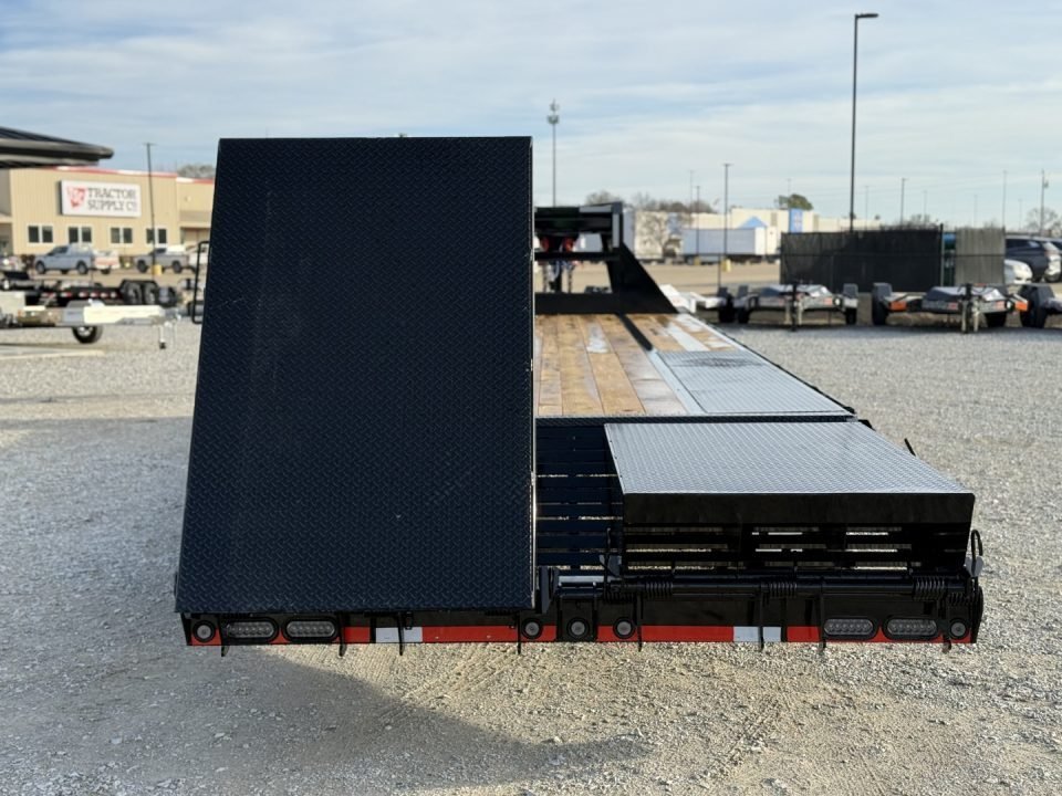 2027 Load Trail GP 102X32 GOOSENECK TRIPLE AXLE W/MAX RAMPS AND 14 PLY TIRES 30K GVWR Flatbed Traile
