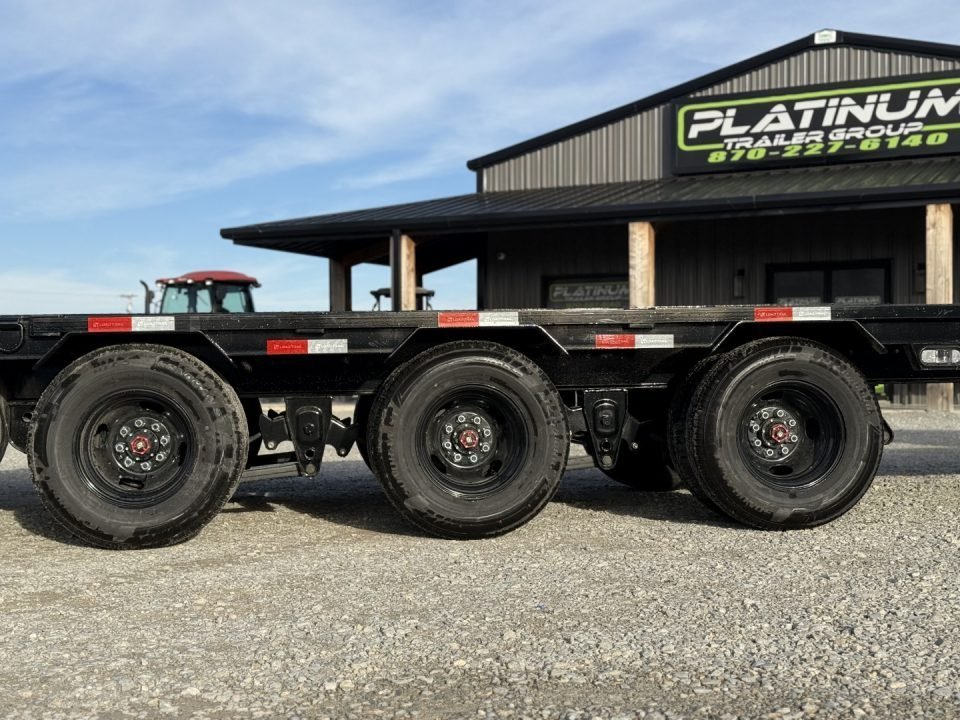 2027 Load Trail GP 102X32 GOOSENECK TRIPLE AXLE W/MAX RAMPS AND 14 PLY TIRES 30K GVWR Flatbed Traile