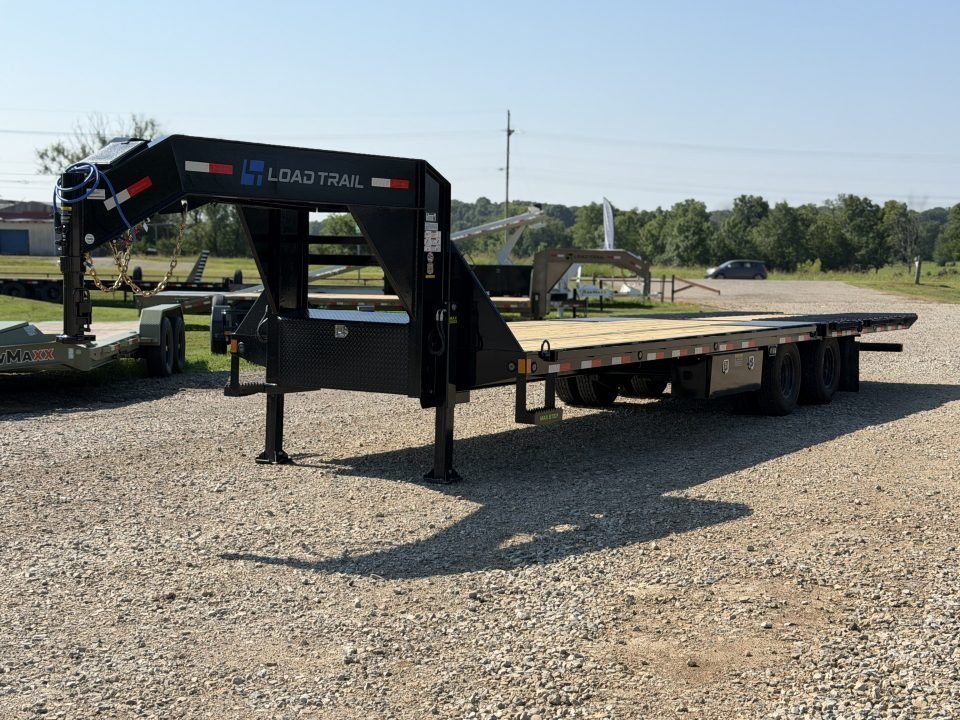 2027 Load Trail GL 102X32 / HYDRO DOVE & JACKS / 14 PLY / WIRELESS REMOTE / 25.9 GVWR / Flatbed Trai