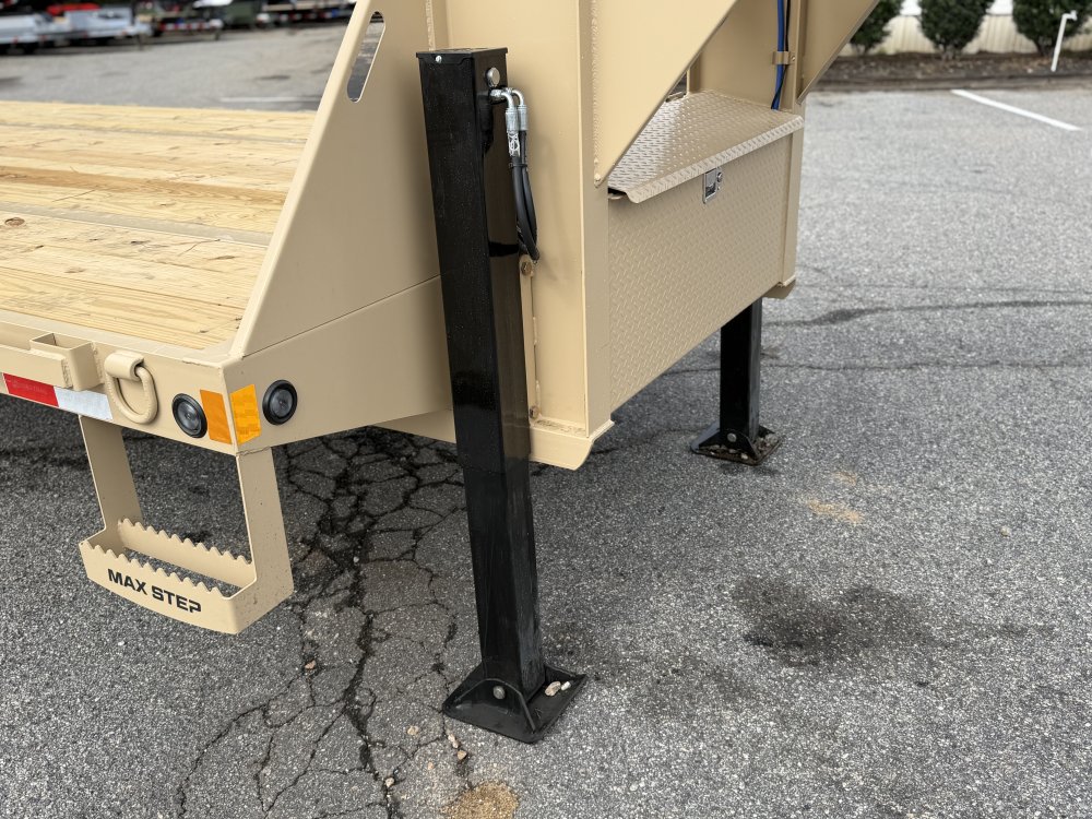 2027 Load Trail 102X36 GL Deckover Trailer W/12' HYDRAULIC DOVE TAIL, 14 PLY TIRE, HYDRAULIC JACKS, 