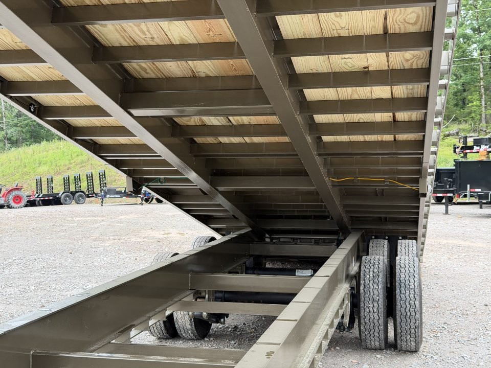 2026 Load Trail GT 102X40 25.9K GVWR 18K WINCH 14PLY TIRES 5" RUB RAIL WIRELESS REMOTE Tilt Trailer