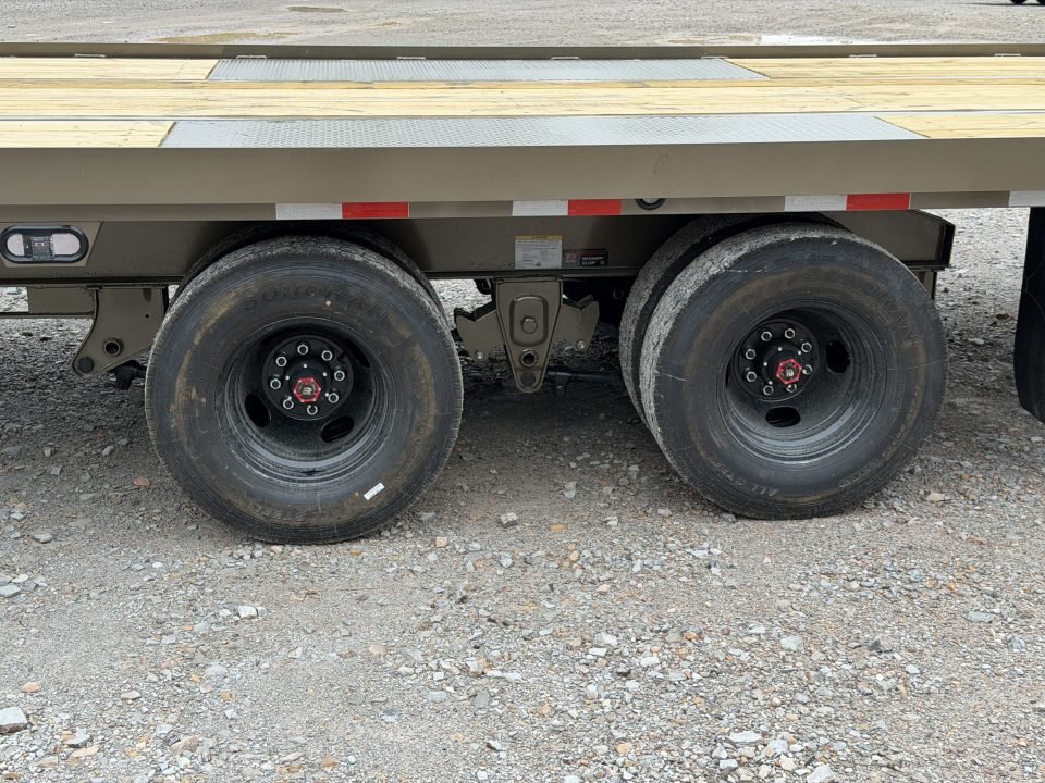 2026 Load Trail GT 102X40 25.9K GVWR 18K WINCH 14PLY TIRES 5" RUB RAIL WIRELESS REMOTE Tilt Trailer