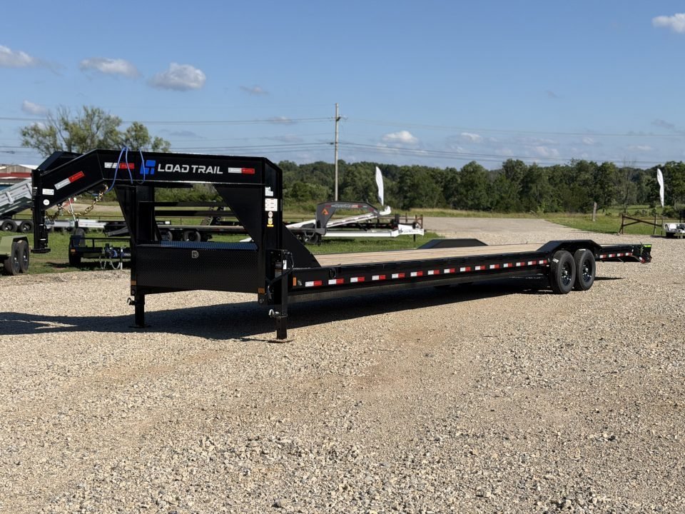 2026 Load Trail GC 102X40 / I-BEAM FRAME / MAX RAMPS / RUB RAIL / WINCH PLATE / 14K GVWR / Flatbed T