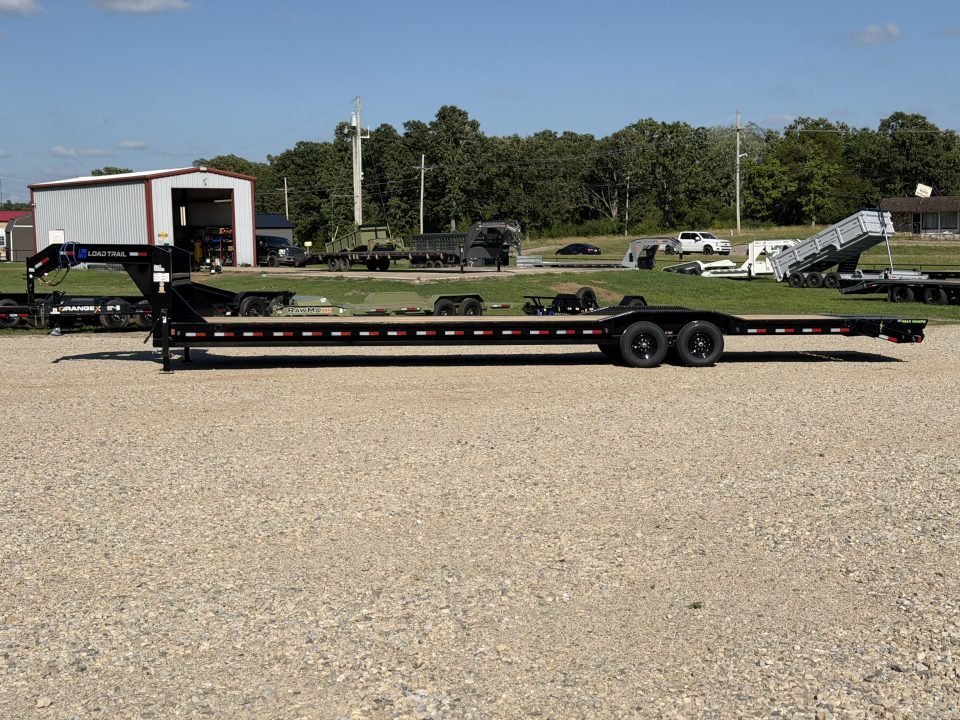 2026 Load Trail GC 102X40 / I-BEAM FRAME / MAX RAMPS / RUB RAIL / WINCH PLATE / 14K GVWR / Flatbed T