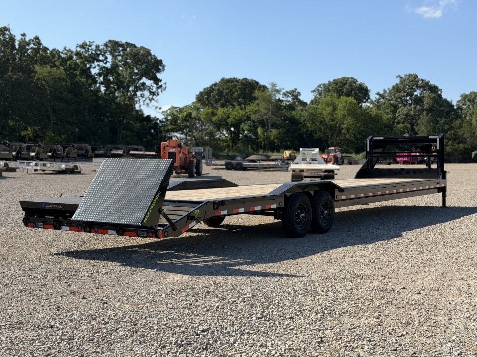 2026 Load Trail GC 102X40 / I-BEAM FRAME / MAX RAMPS / RUB RAIL / WINCH PLATE / 14K GVWR / Flatbed T